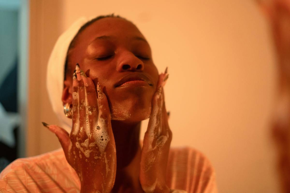 Benefits of Oil Cleansing Face: Why This Ancient Ritual Is Your Skin’s Secret Weapon